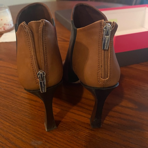 Vince Camuto size 9 Black/brown open toed heels - Picture 4 of 6